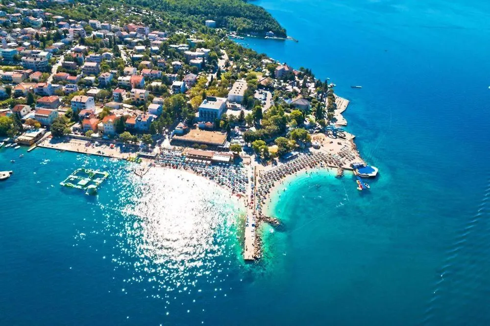 Vakantiehuis Sea House Pool & Jacuzzi, Bikes, Sup - Privilege Point Camping & Villas Selce Kroatië