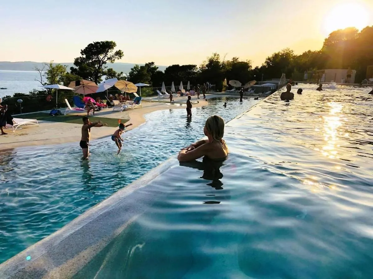 Vakantiehuis Sea House Pool & Jacuzzi, Bikes, Sup - Privilege Point Camping & Villas Selce